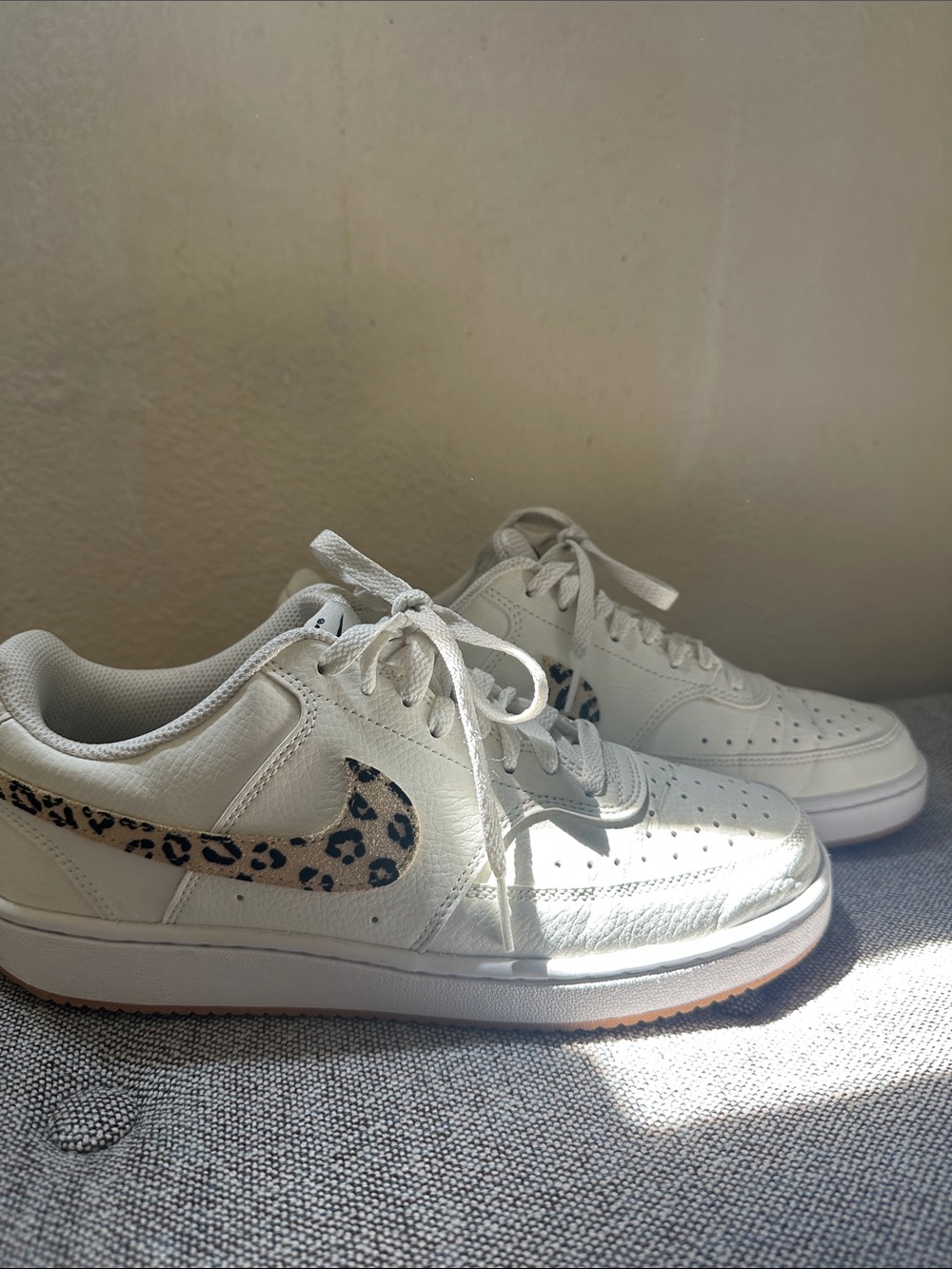 Nike White Sneakers with Leopard Print Swoosh US size 9
